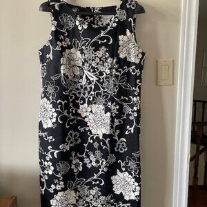 Studio Petite Sheath Sleeveless Black and White Floral Size 10